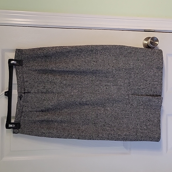 Neiman Marcus wool skirt - Picture 3 of 7